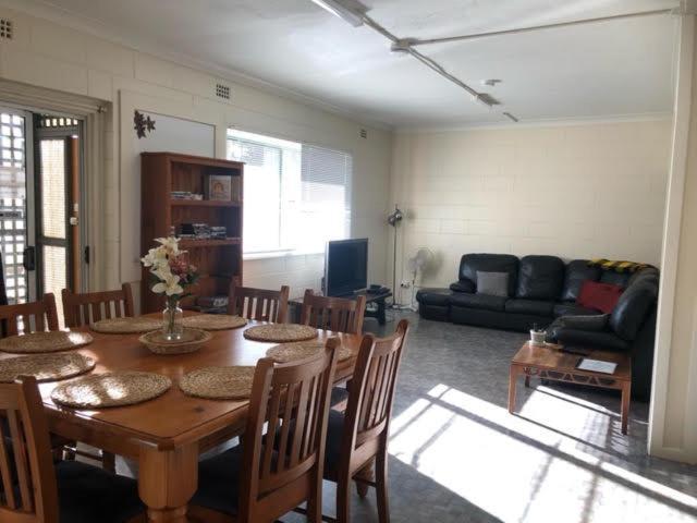 Batemans Bay Holiday Park & Hostel מראה חיצוני תמונה