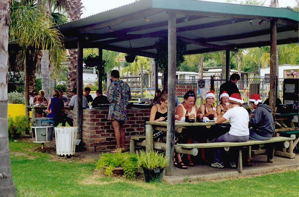 Batemans Bay Holiday Park & Hostel מראה חיצוני תמונה